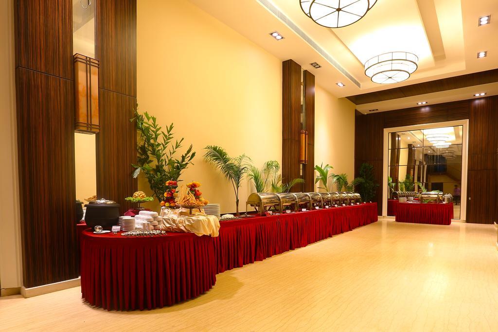 Grand Serenaa Hotel & Resorts, Auroville Exterior photo
