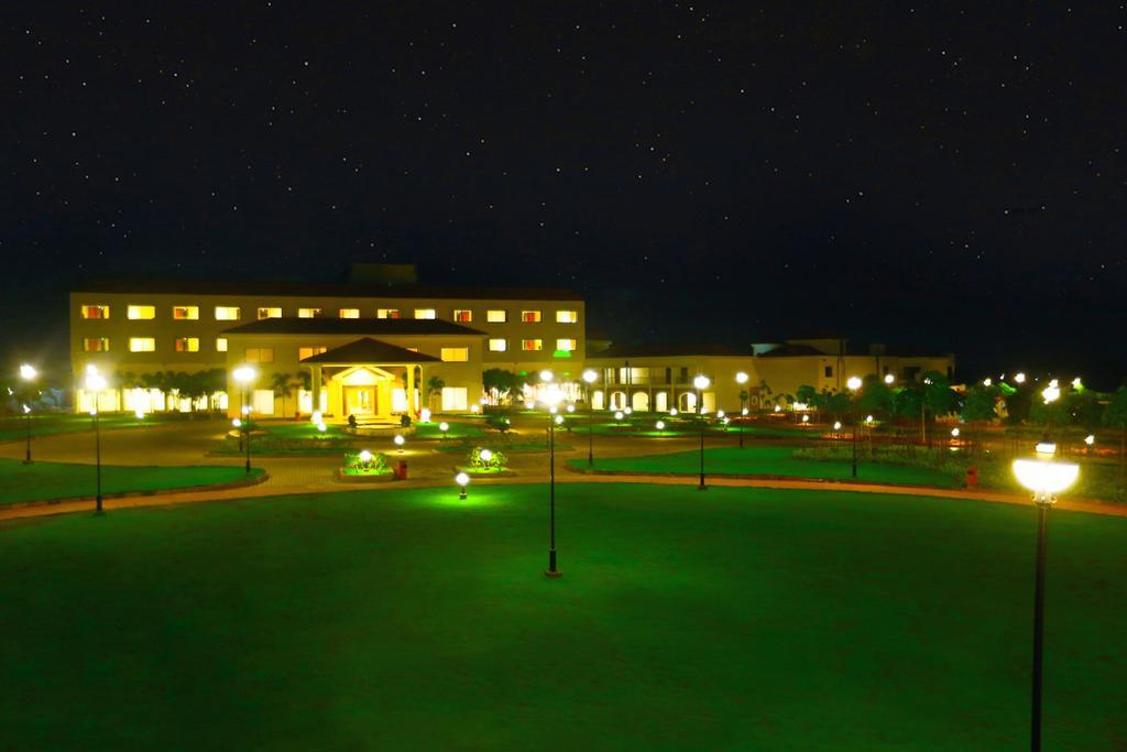 Grand Serenaa Hotel & Resorts, Auroville Exterior photo